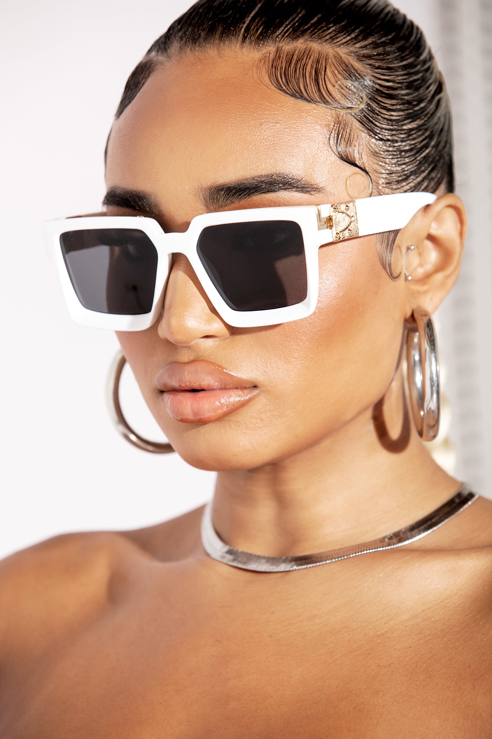 White Flat Bar Square Frame Lens Sunglasses
